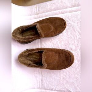 Skechers Memory Form Fit Slip-On Loafer Brown Suede Faux Fur Lined comfy 7.5